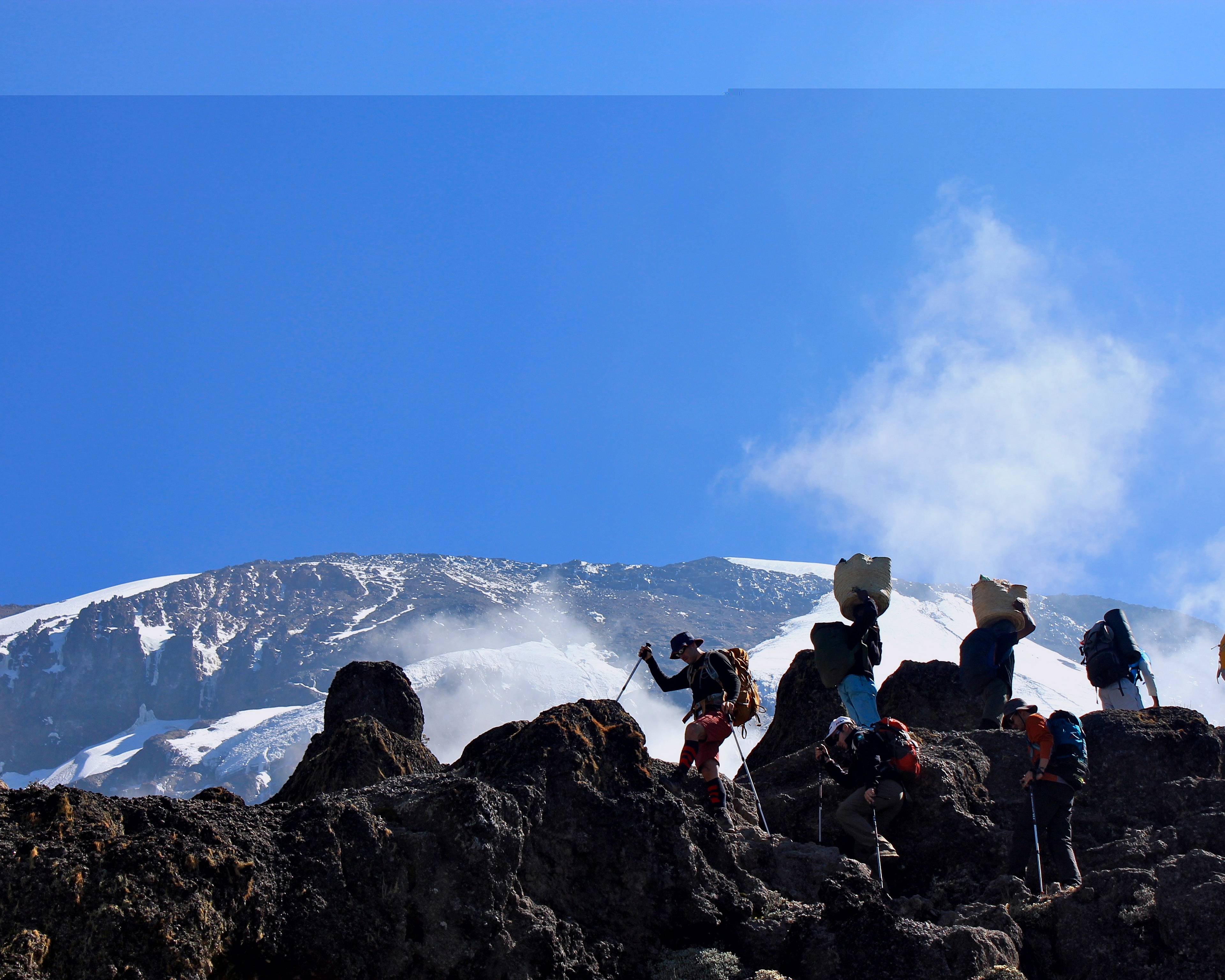 Ascension du Kilimandjaro en petit groupe 