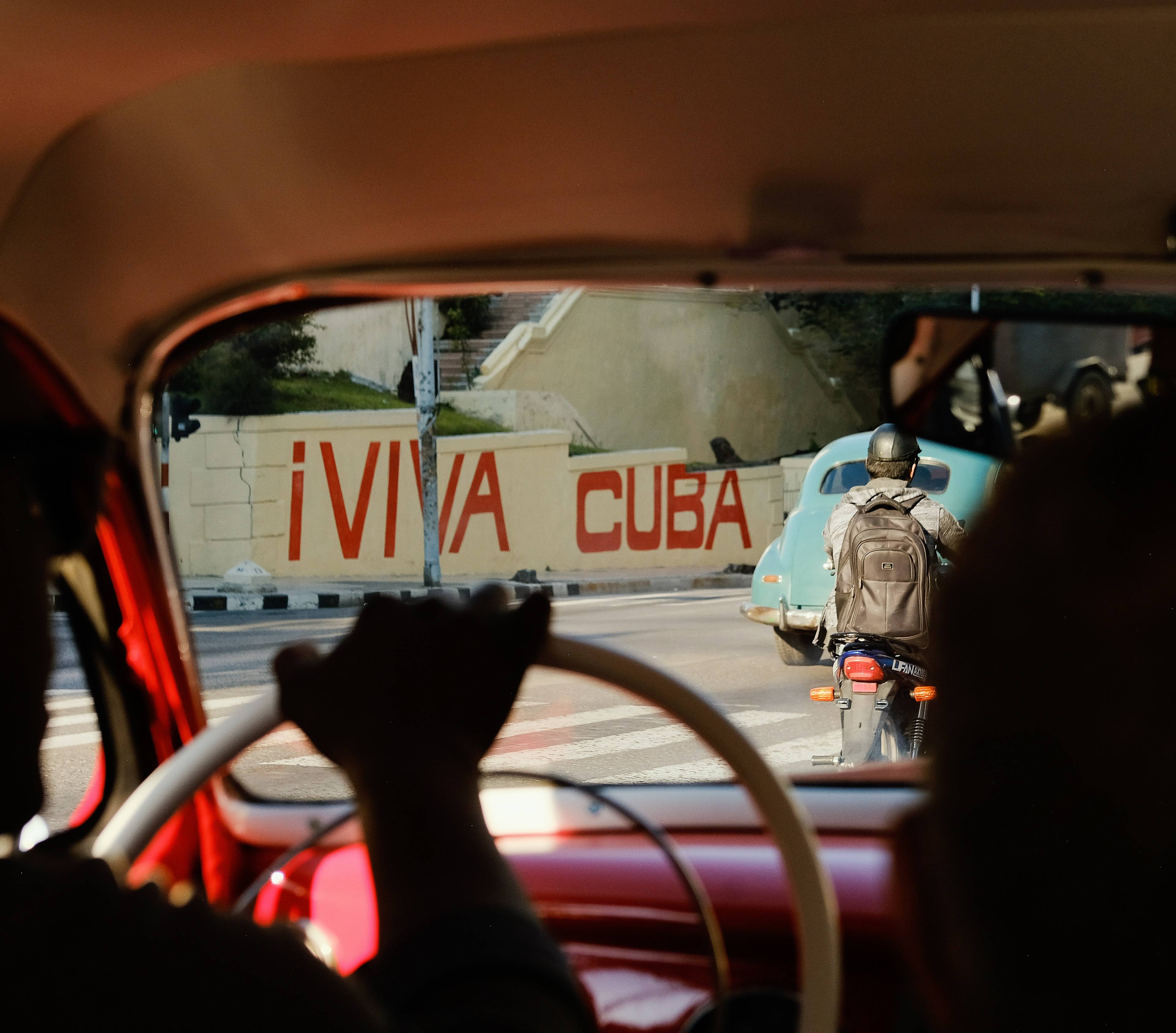 Viajar a Cuba