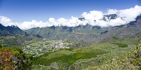 Vista de Cilaos desde el sendero del Piton des Neigges