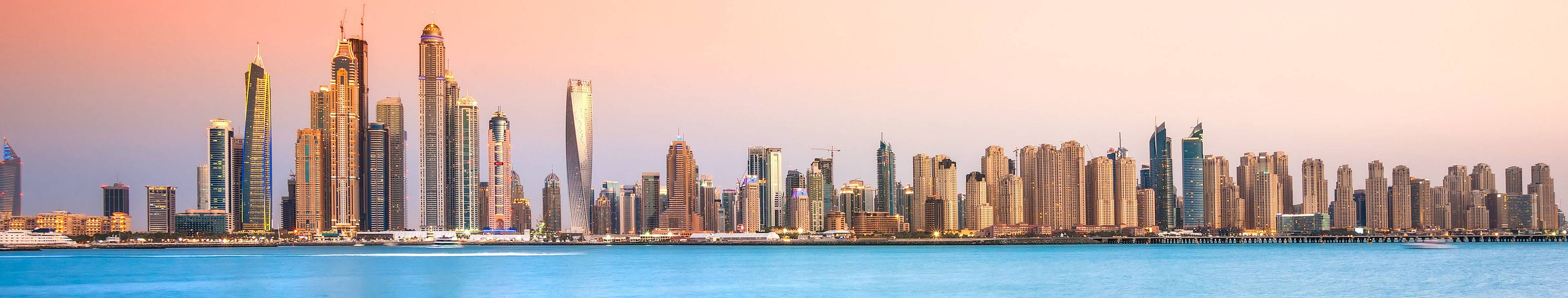 Зарегистрироваться дубай. Абу Даби vs Дубай. Города. Абу Даби фон для фотошопа. Дома у моря.