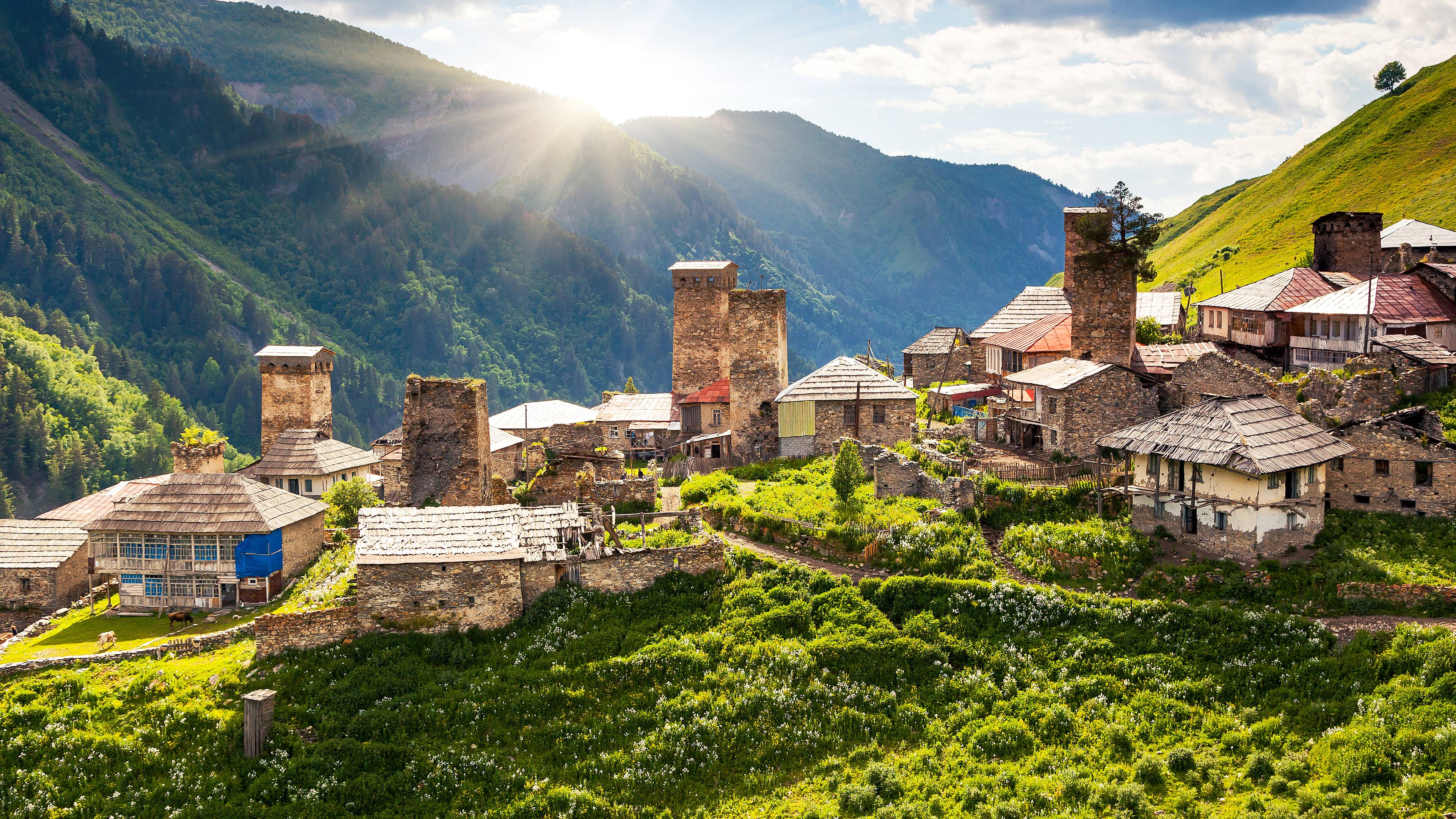 LE villafe Adishi dans les montagnes du Caucase