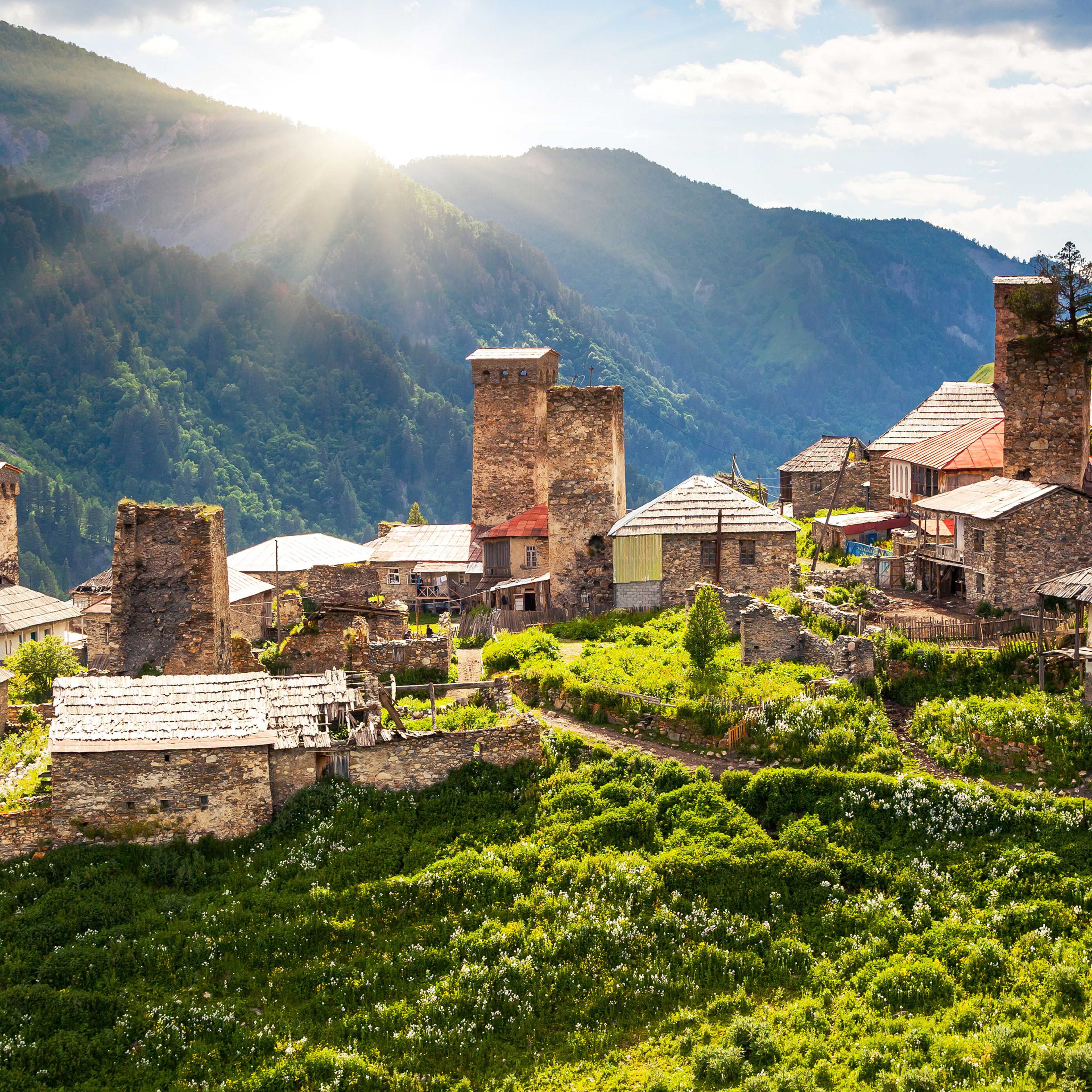 LE villafe Adishi dans les montagnes du Caucase