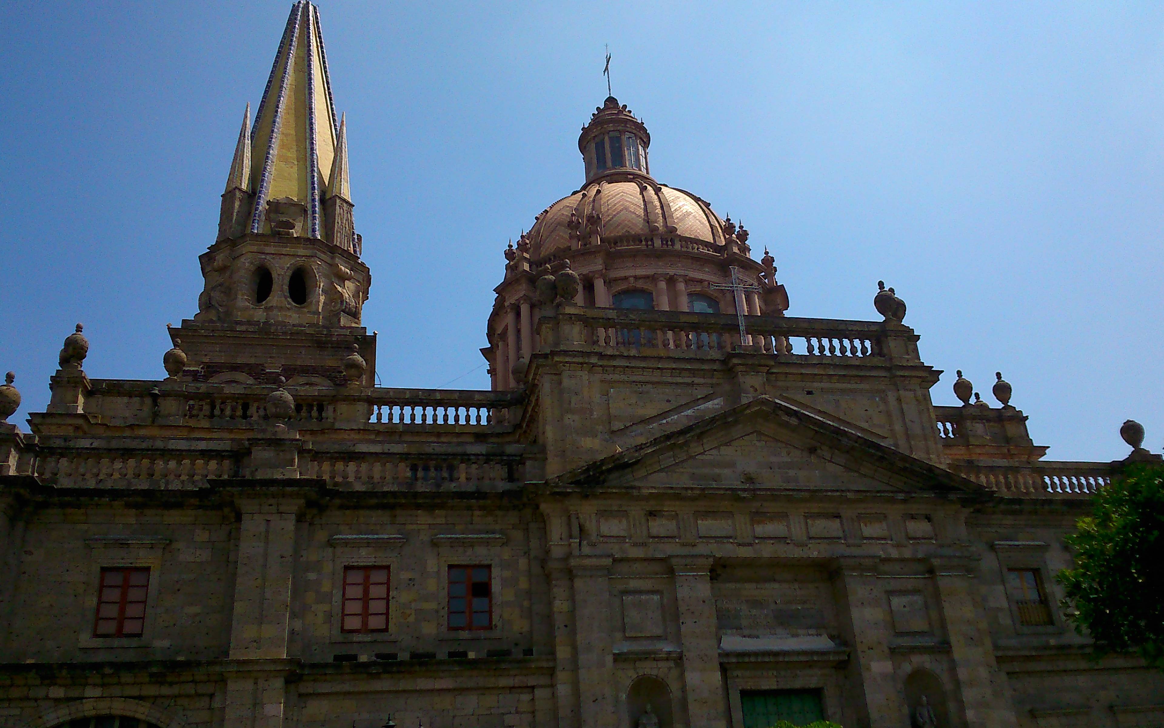 Trasferimento a Guadalajara de Buga e visita del lago Calima