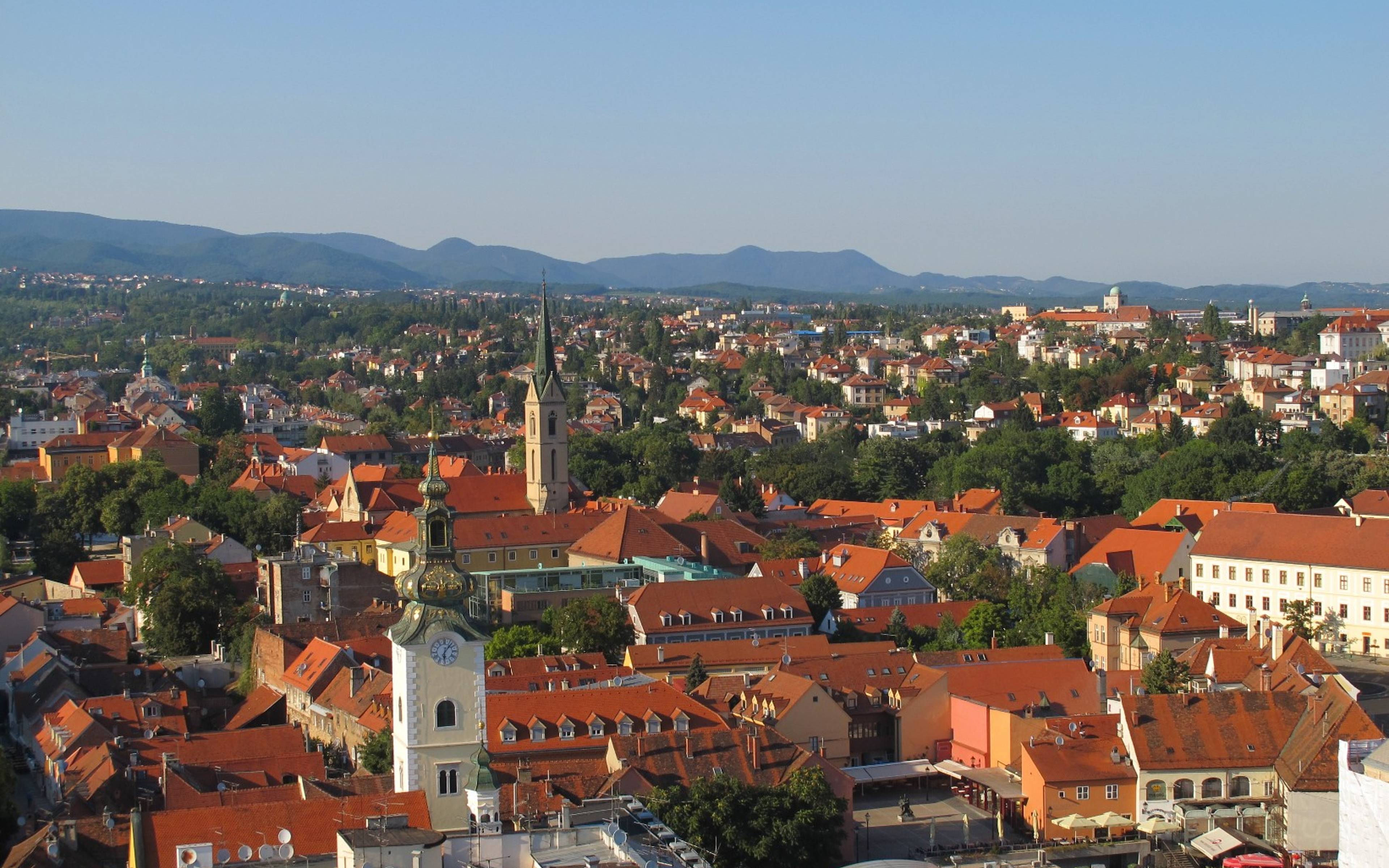 Llegada a Zagreb y paseo por la ciudad con un guía local