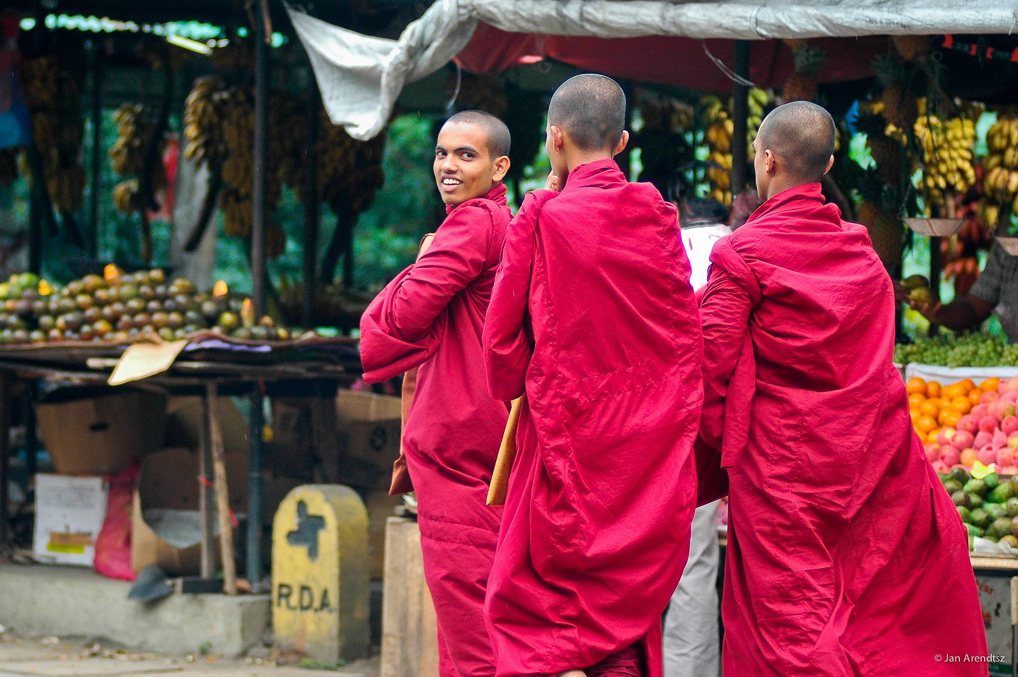 Le marché de Kandy et le temple de la Dent