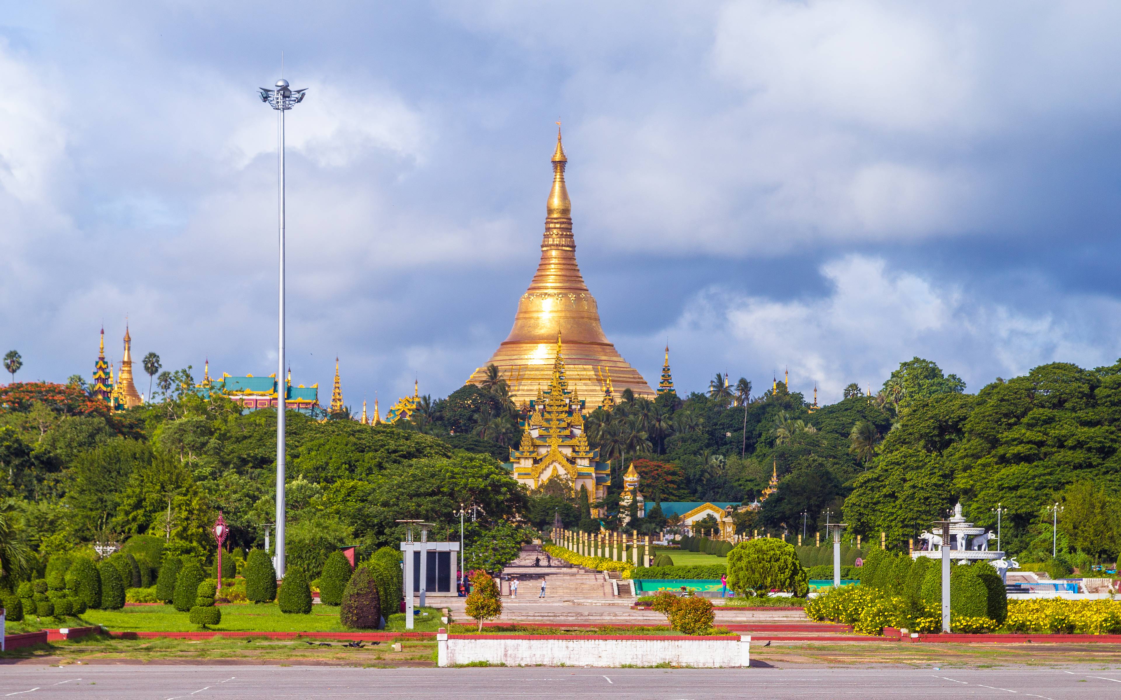 Mingalabar ! Benvenuti in Myanmar ! 