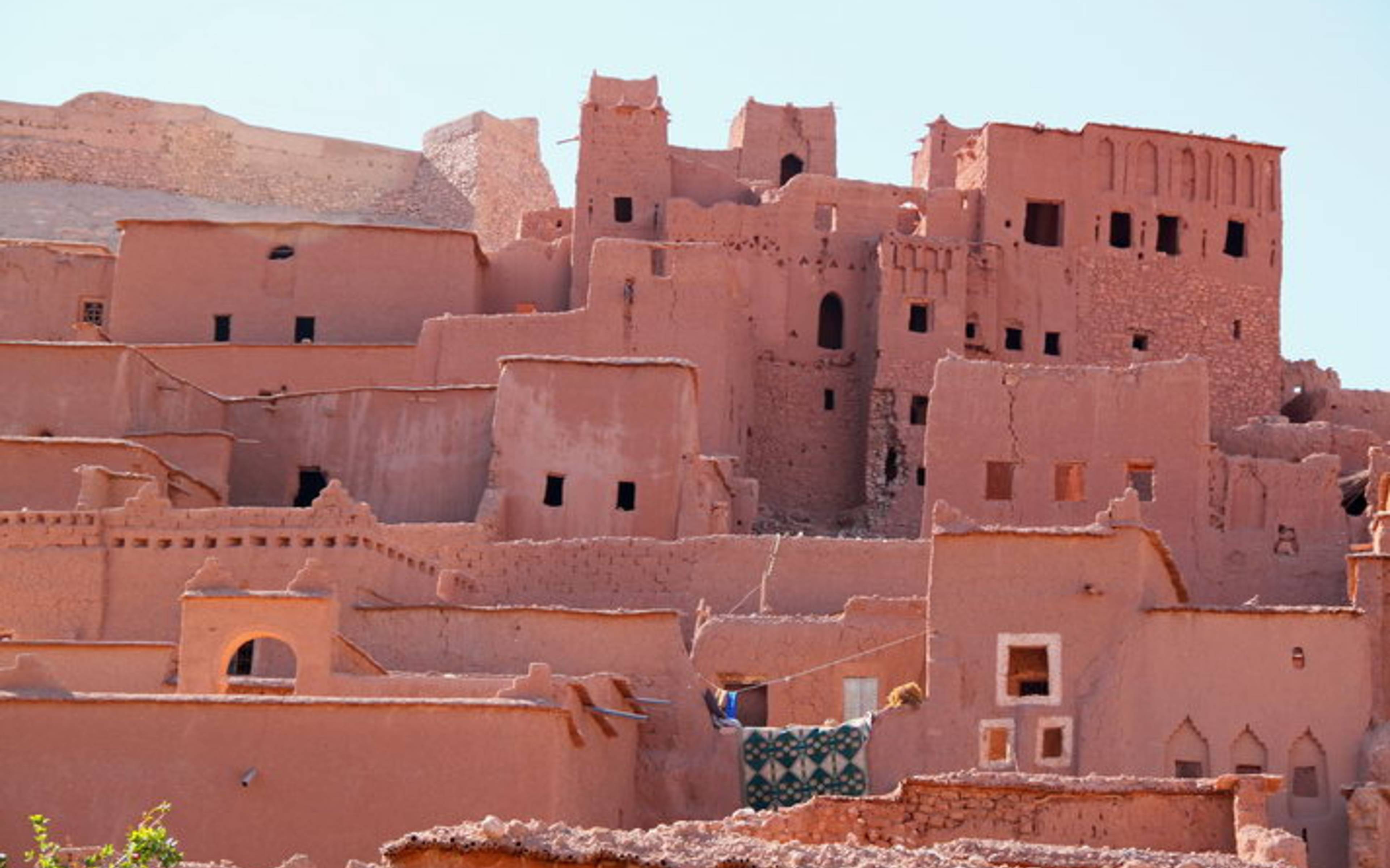Gargantas del Dades – Valle de las Rosas – Skoura - Ouarzazate  - Kasbah Ait Ben Haddou – Marrakech