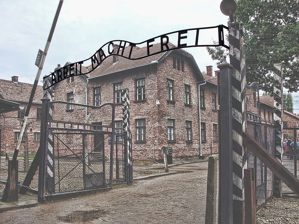 Visita al ex–campo de concentración