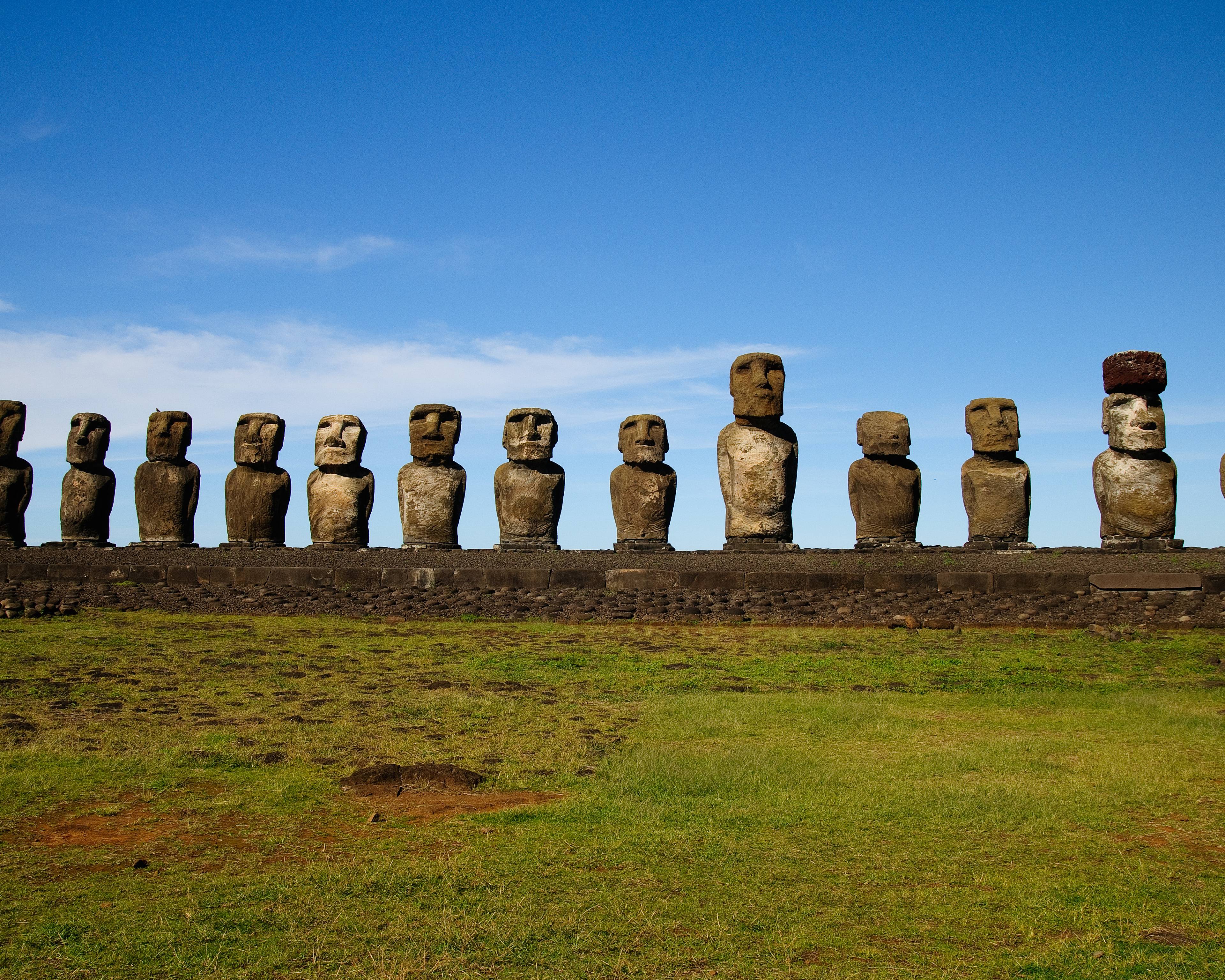 Alla scoperta di Moai e Pukao