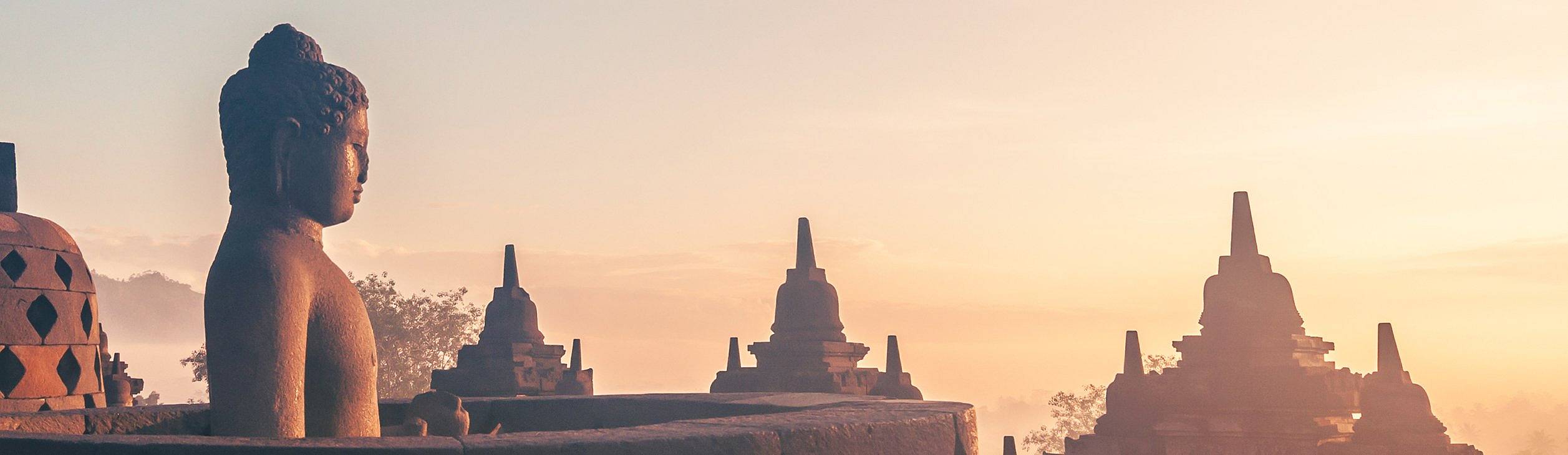 Borobudur-Tempel bei Sonnenaufgang