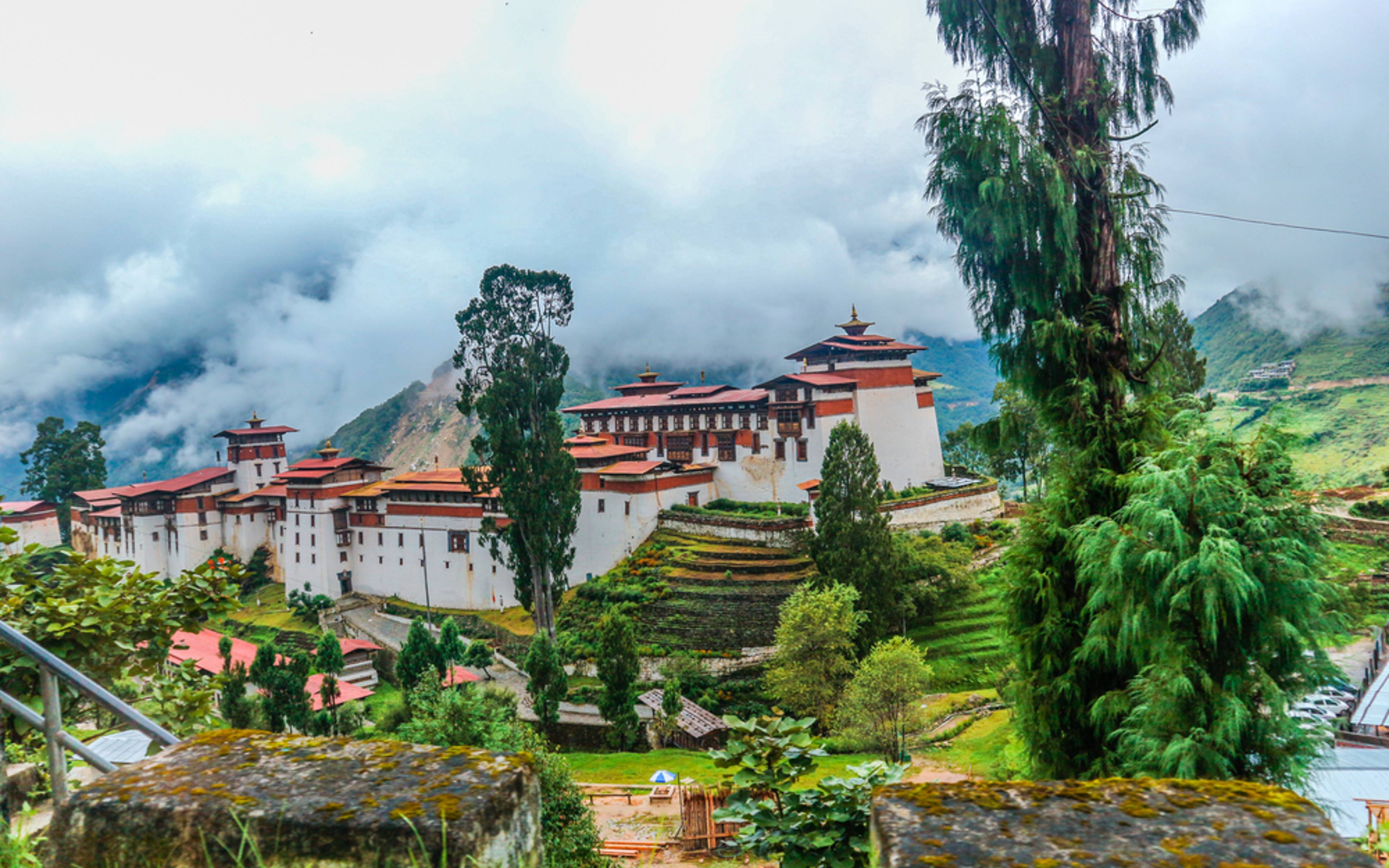 Berg- und Talfahrt ins Herzen Bhutans 